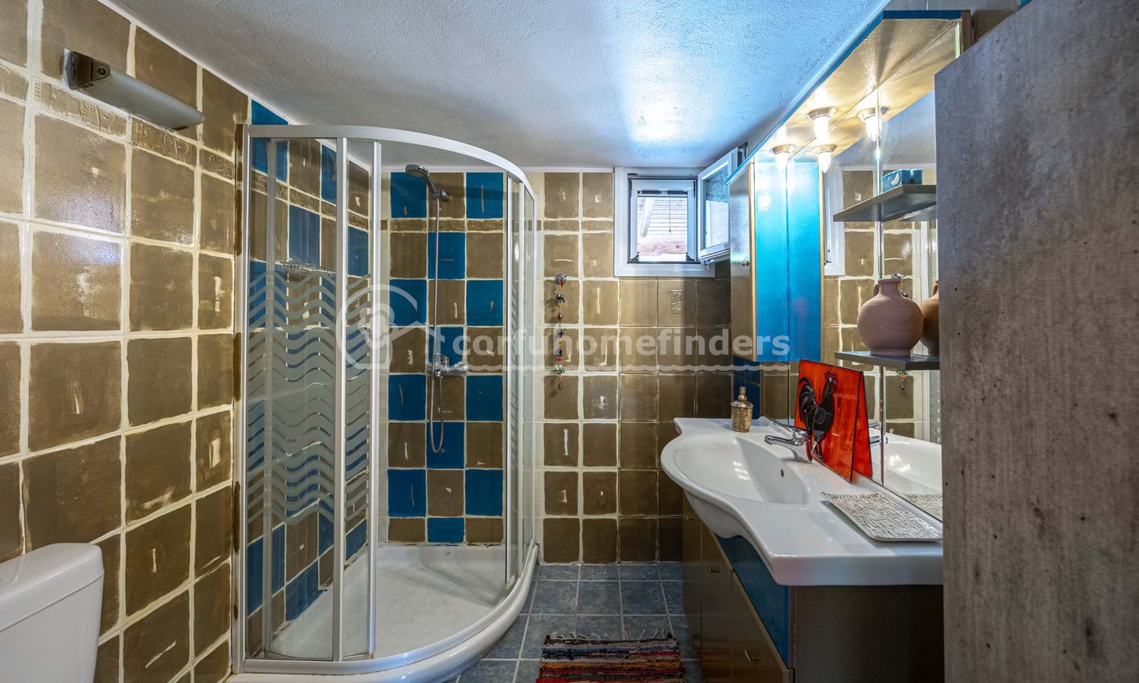 Listing photograph 15 of 27 of the house in Kouramades, published by Corfu Home Finders.