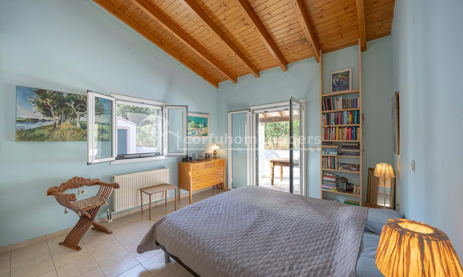 Listing photograph 16 of 27 of the house in Kouramades, published by Corfu Home Finders.