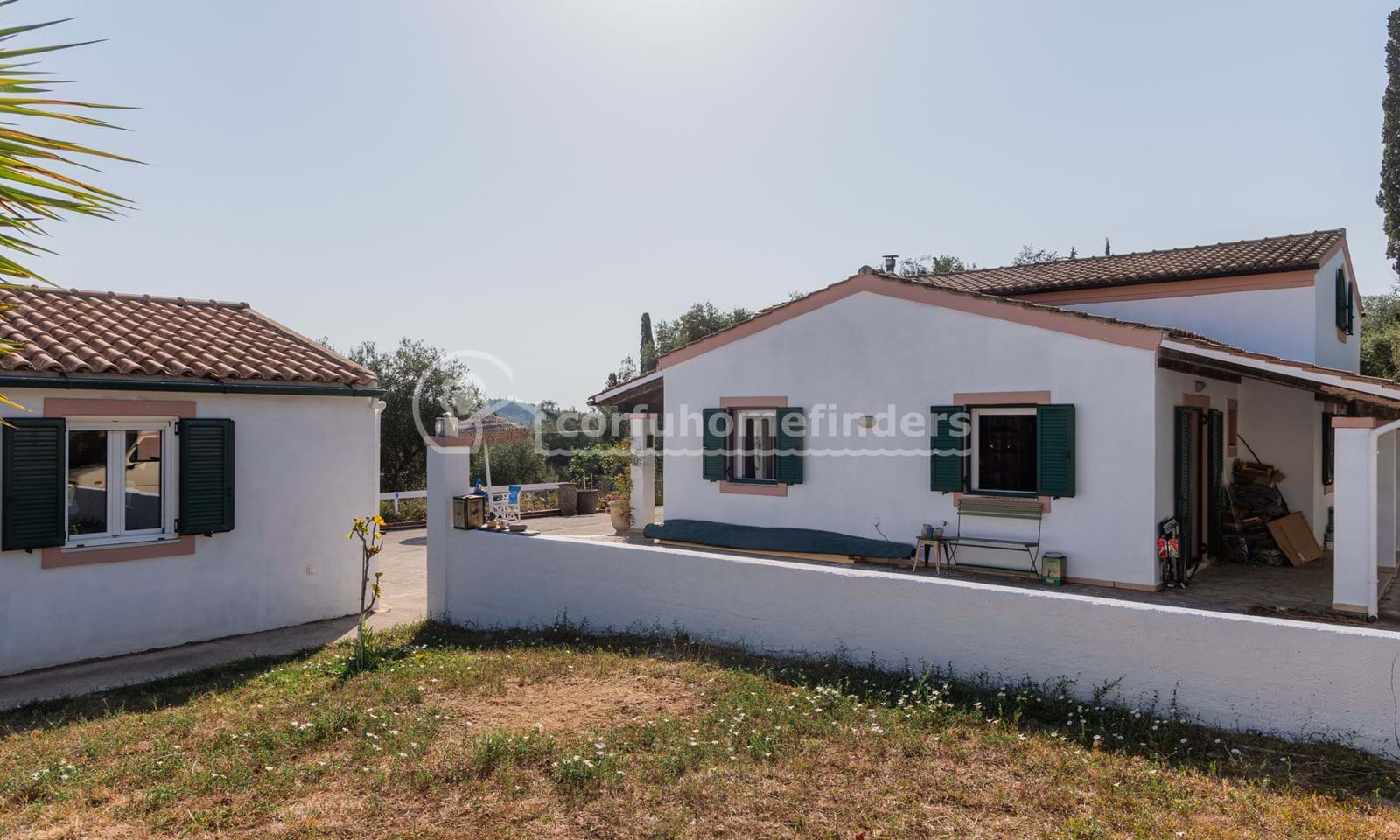 Listing photograph 22 of 27 of the house in Kouramades, published by Corfu Home Finders.