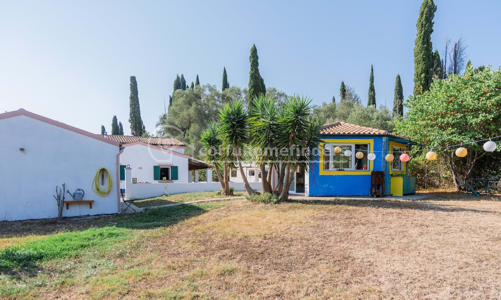 Listing photograph 2 of 27 of the house in Kouramades, published by Corfu Home Finders.