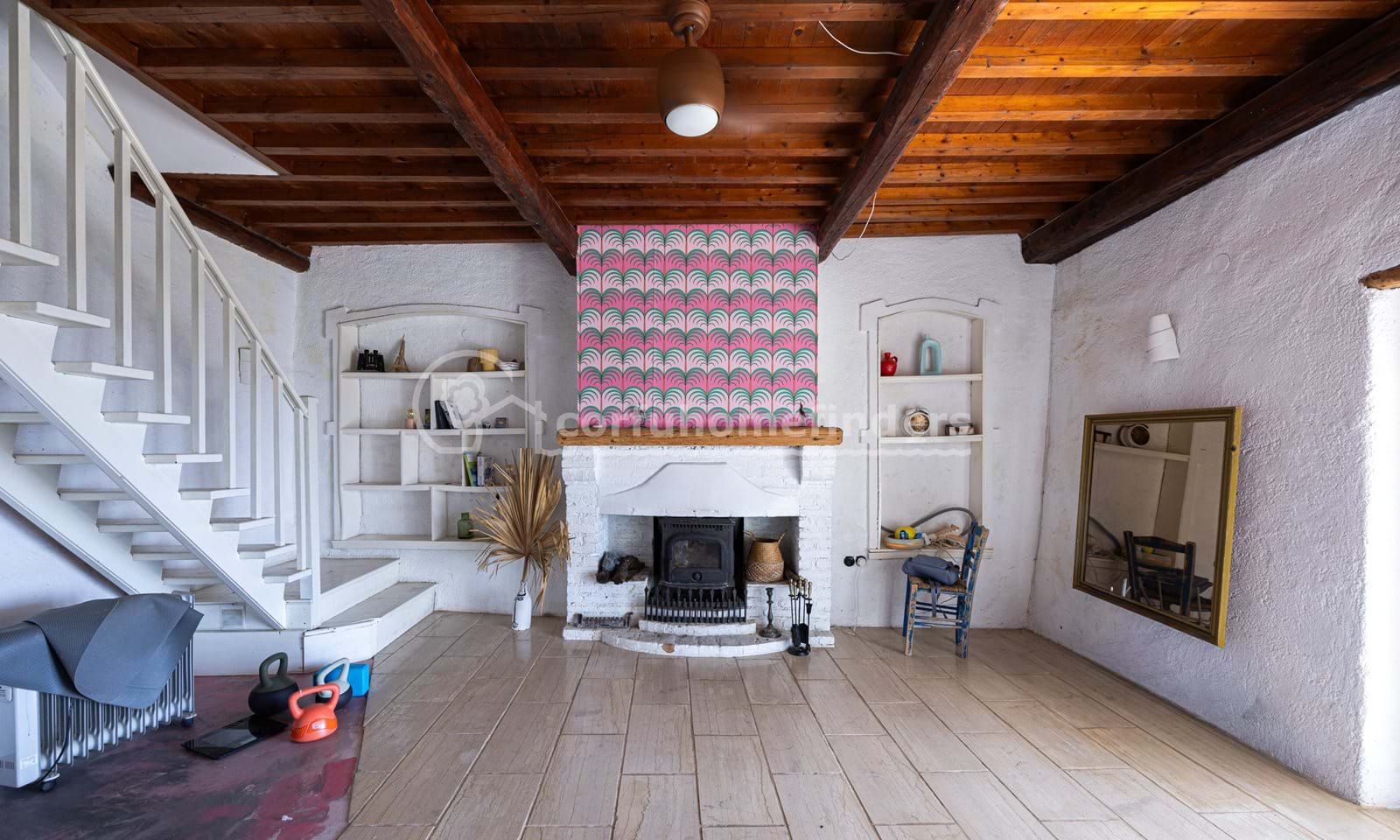 Listing photograph 3 of 15 of the house in Agios Markos, published by Corfu Home Finders.