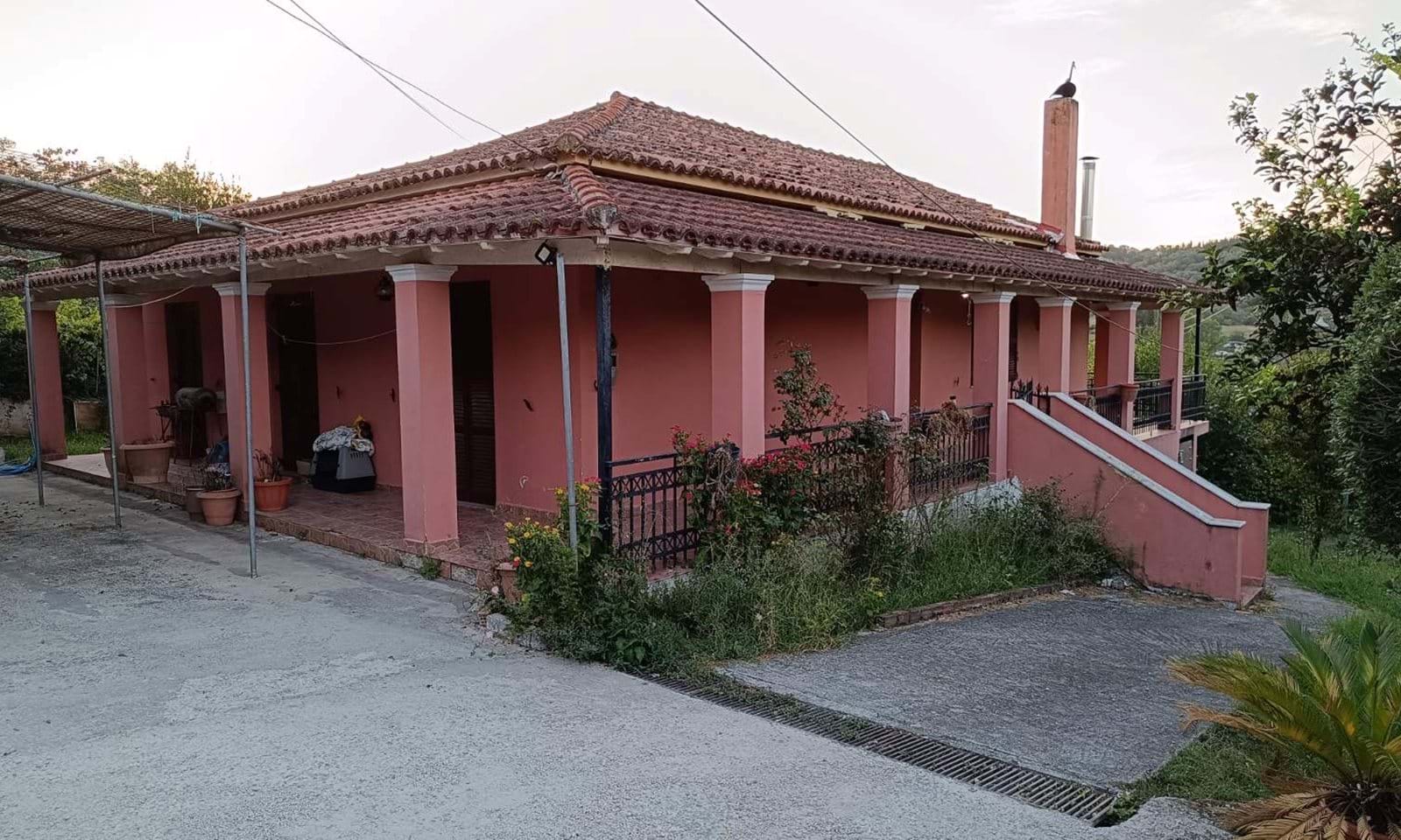 Listing photograph 2 of 12 of the house in Dafni, published by Corfu Home Finders.