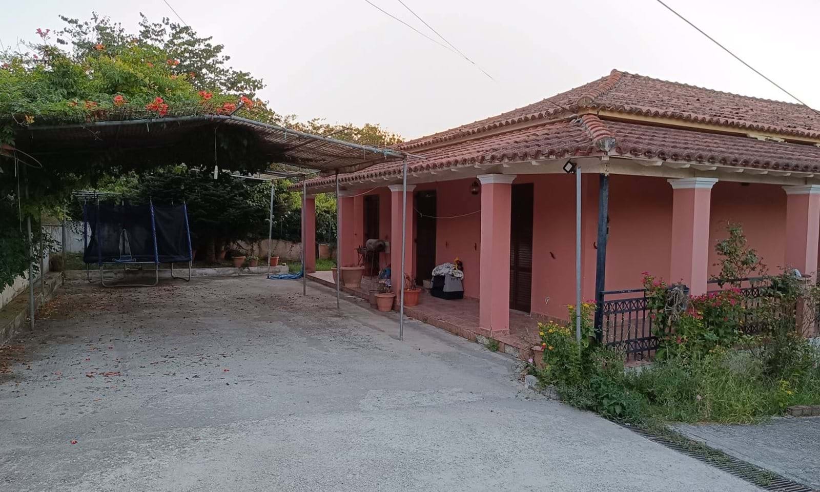 Listing photograph 1 of 12 of the house in Dafni, published by Corfu Home Finders.