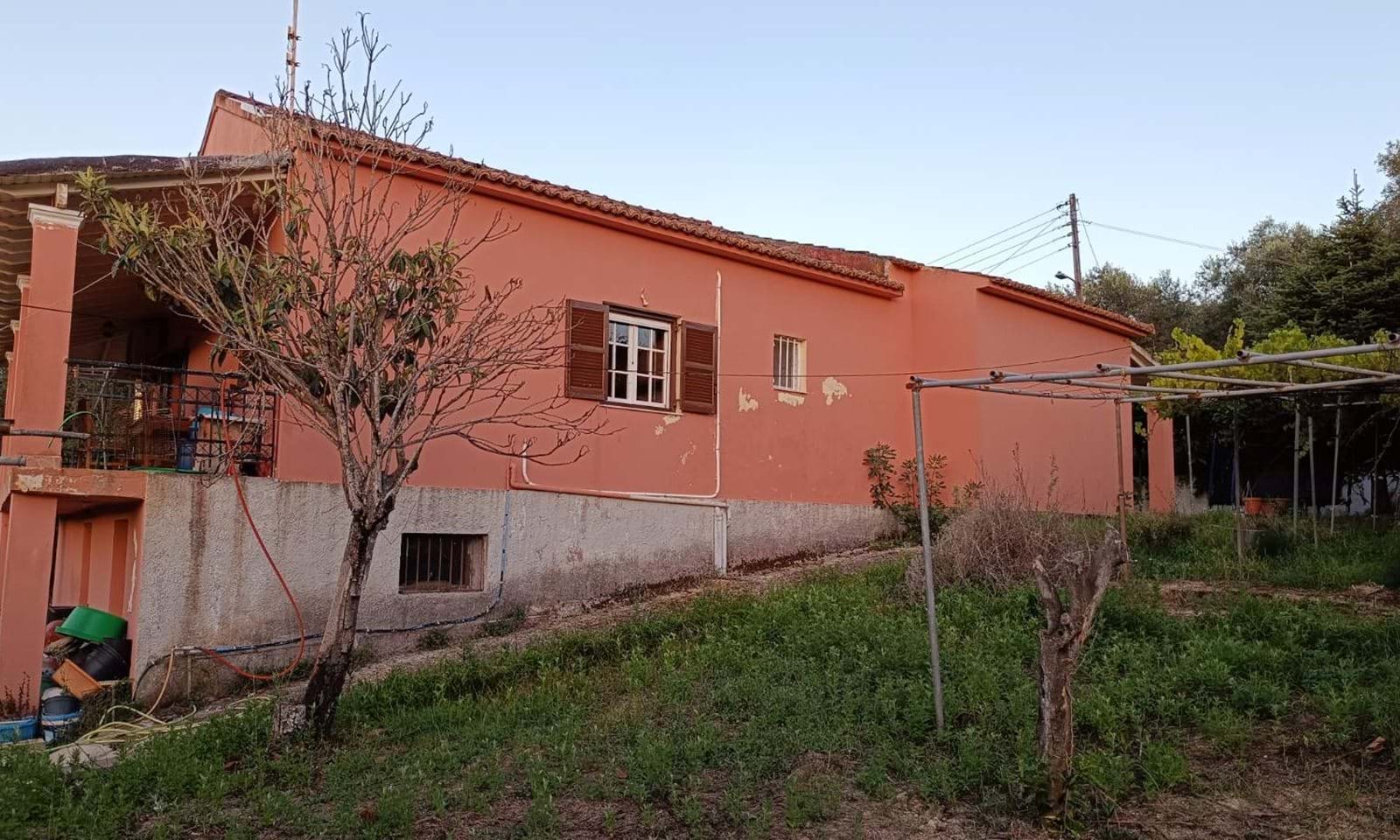 Listing photograph 11 of 12 of the house in Dafni, published by Corfu Home Finders.