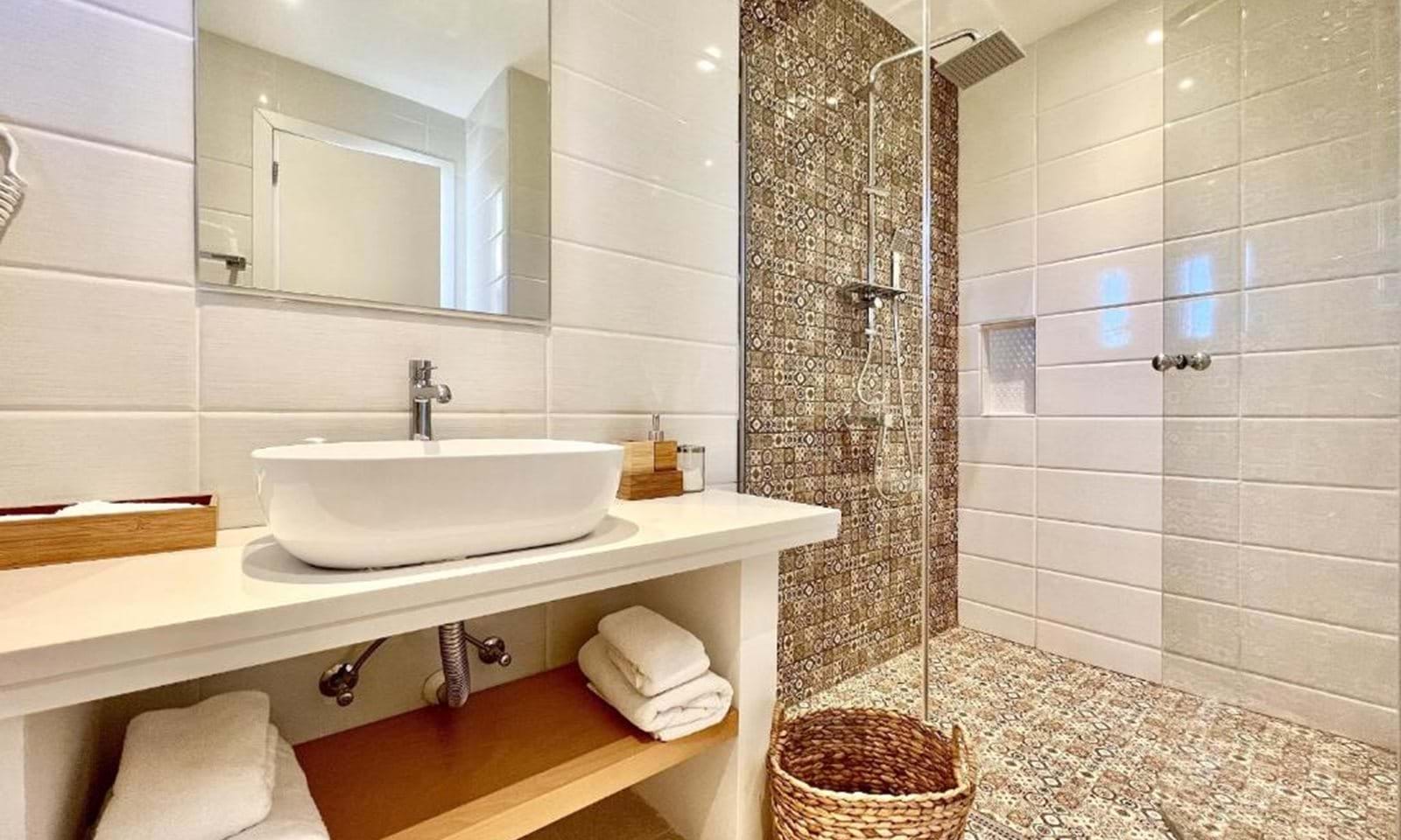 Listing photograph 11 of 14 of the house in Agnos, published by Corfu Home Finders.