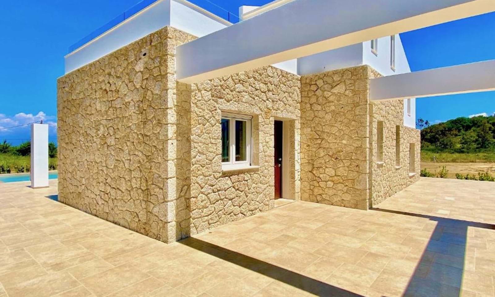 Listing photograph 2 of 14 of the house in Agnos, published by Corfu Home Finders.