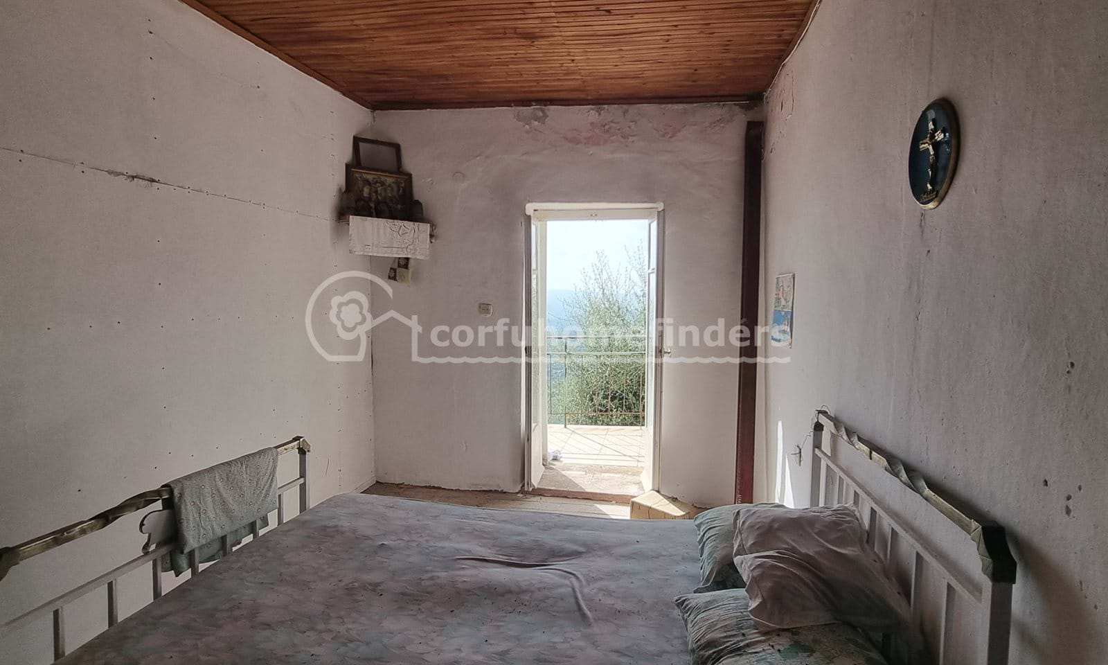 Listing photograph 9 of 18 of the house in Chlomos, published by Corfu Home Finders.