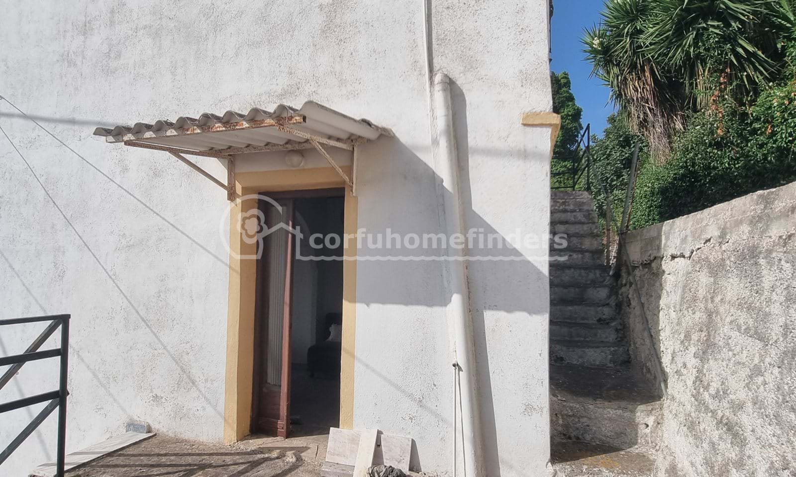 Listing photograph 12 of 18 of the house in Chlomos, published by Corfu Home Finders.