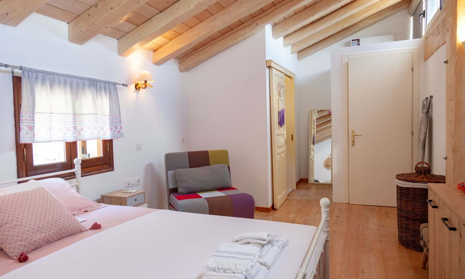 Listing photograph 14 of 25 of the house in Arkadades, published by Corfu Home Finders.