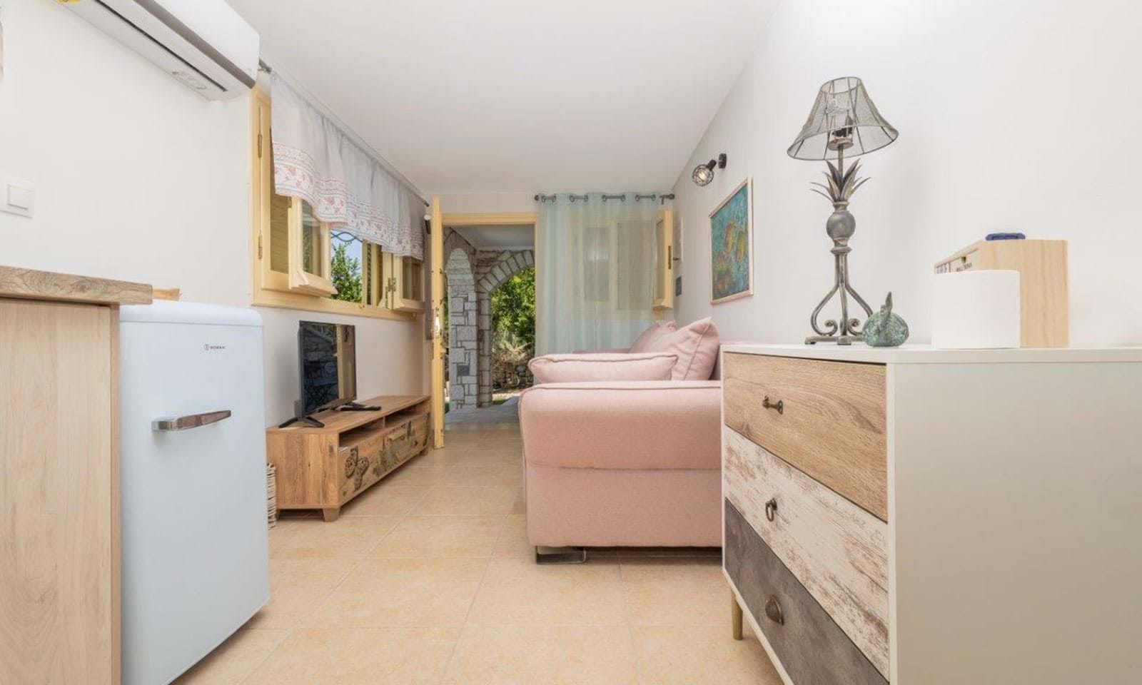 Listing photograph 18 of 25 of the house in Arkadades, published by Corfu Home Finders.