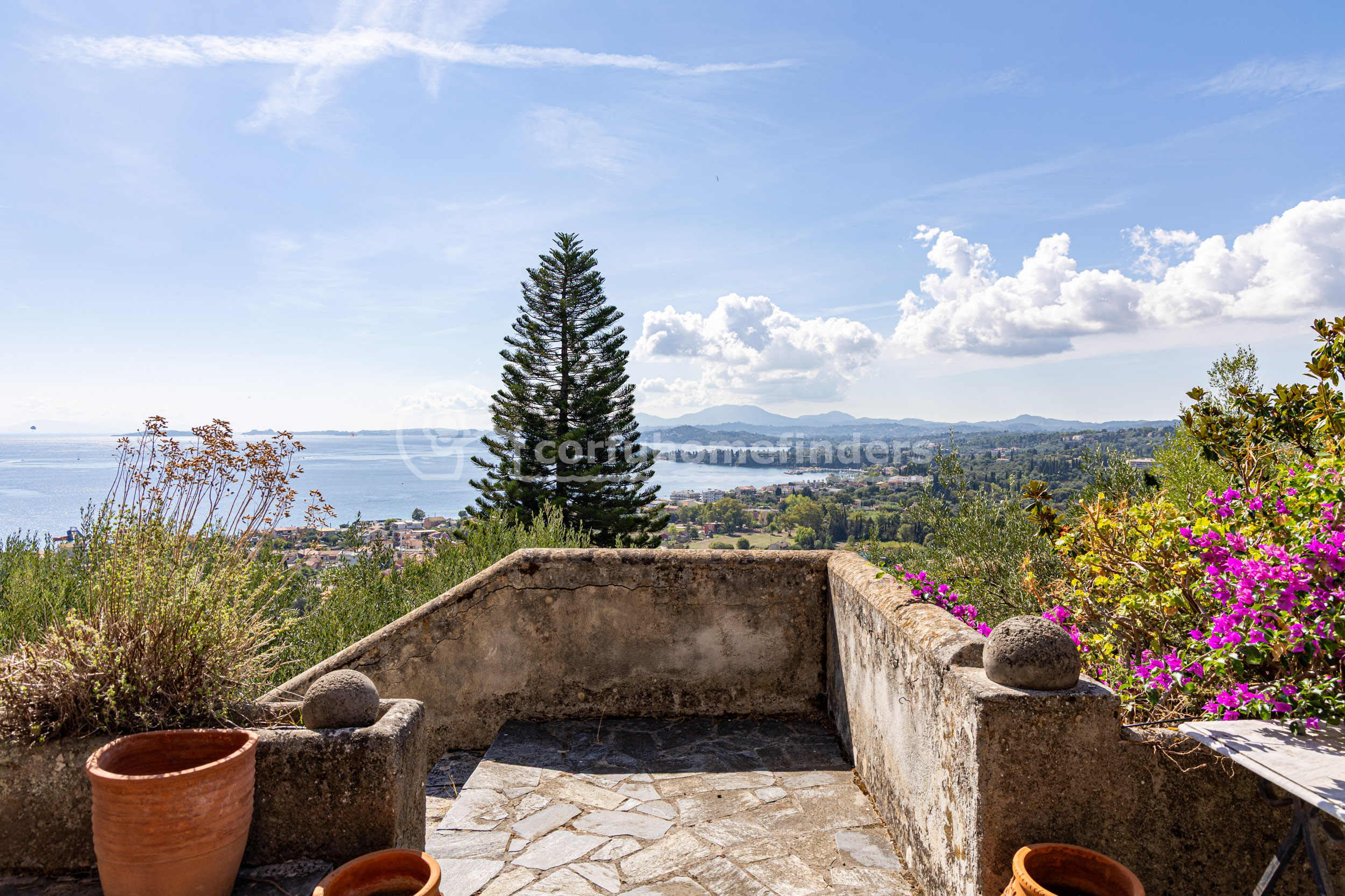 Listing photograph 27 of 29 of the house in Agios Markos, published by Corfu Home Finders.
