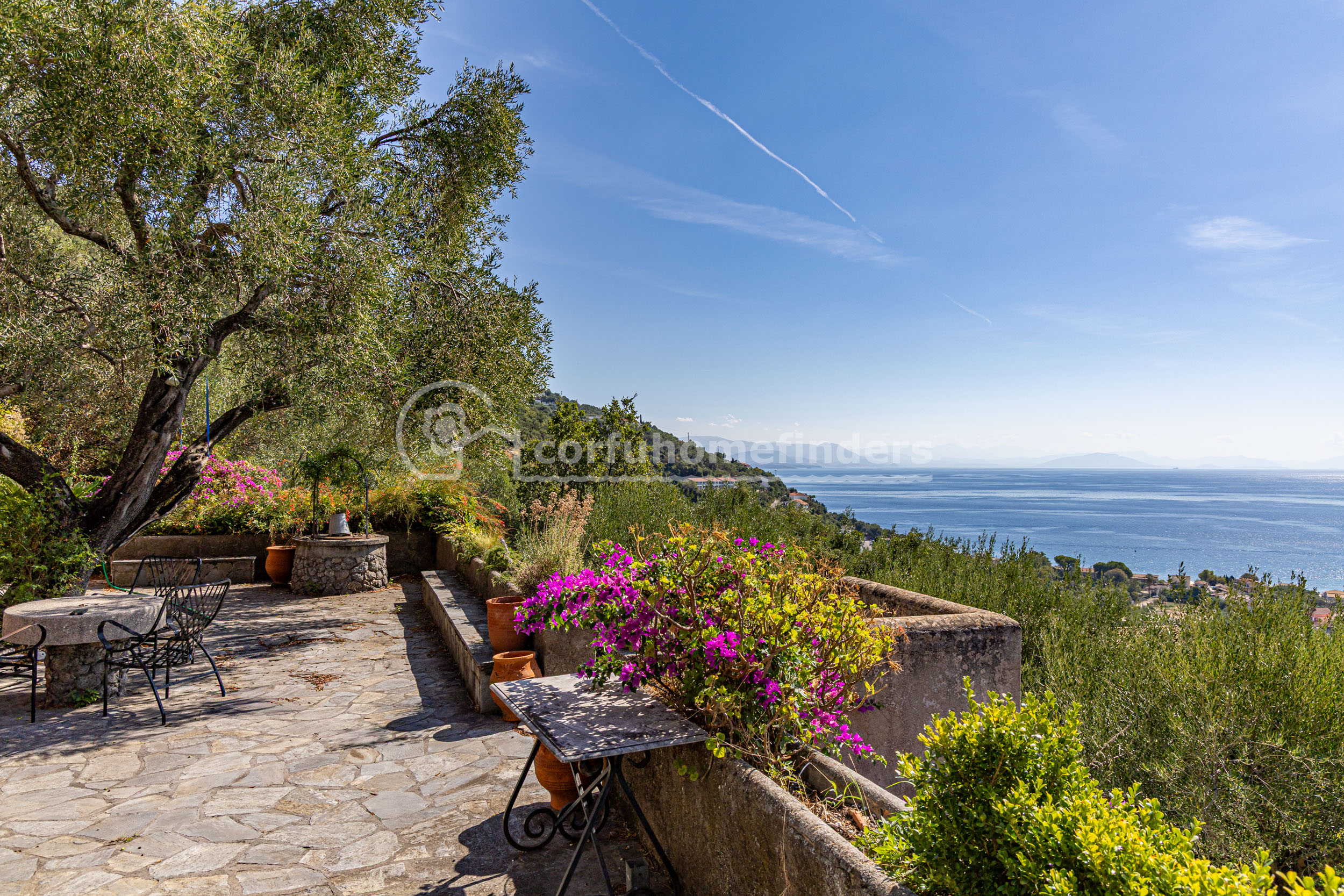 Listing photograph 2 of 29 of the house in Agios Markos, published by Corfu Home Finders.