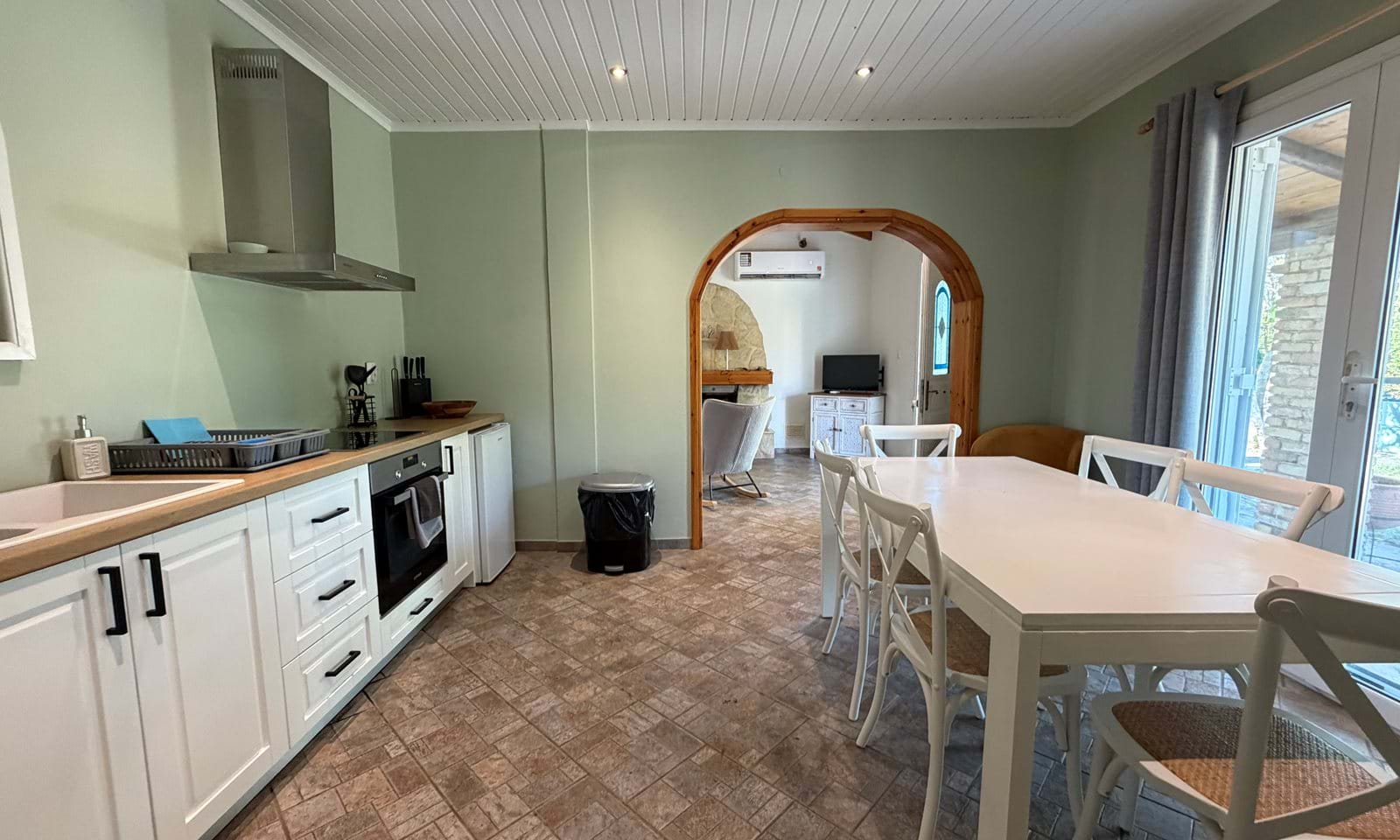 Listing photograph 13 of 23 of the house in Agnos, published by Corfu Home Finders.
