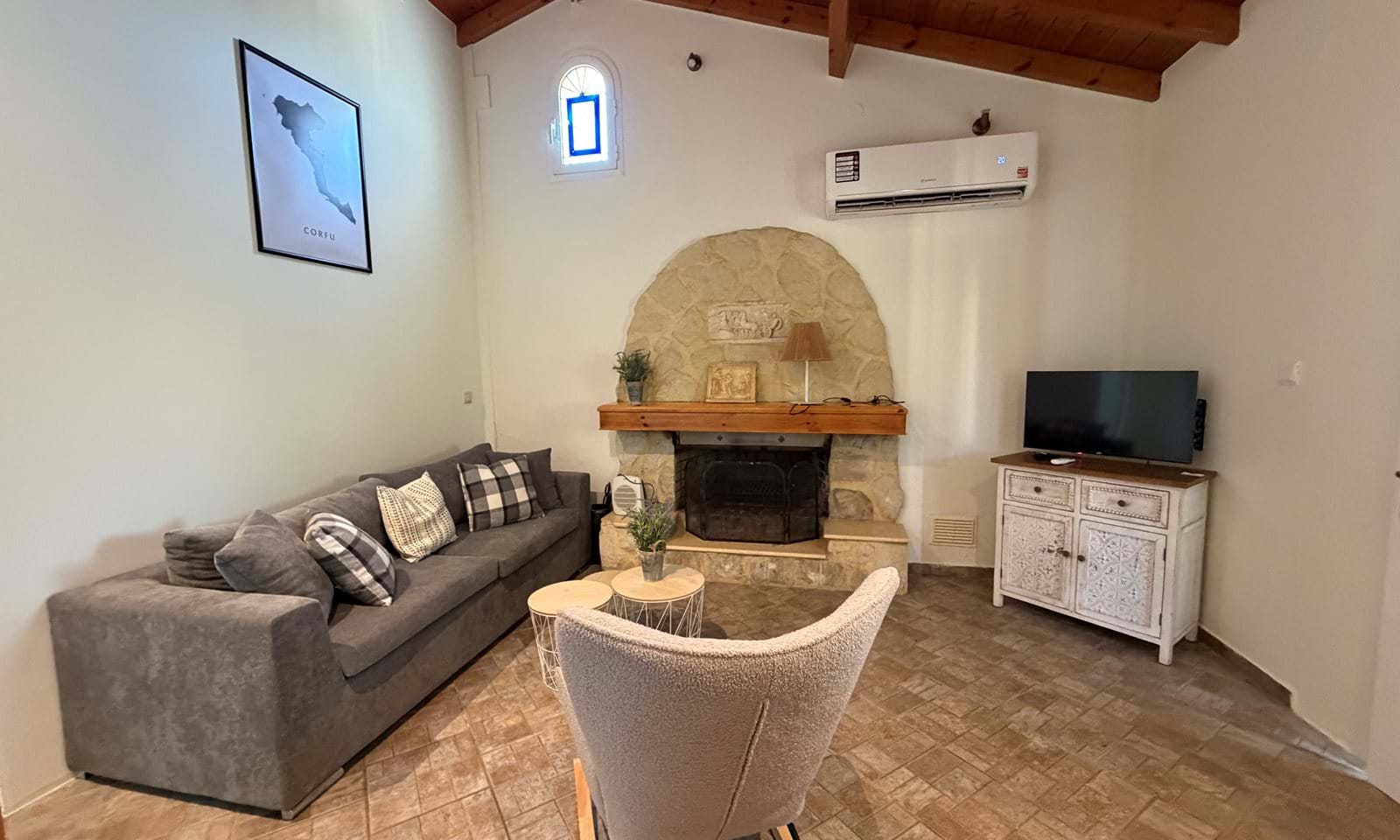 Listing photograph 15 of 23 of the house in Agnos, published by Corfu Home Finders.