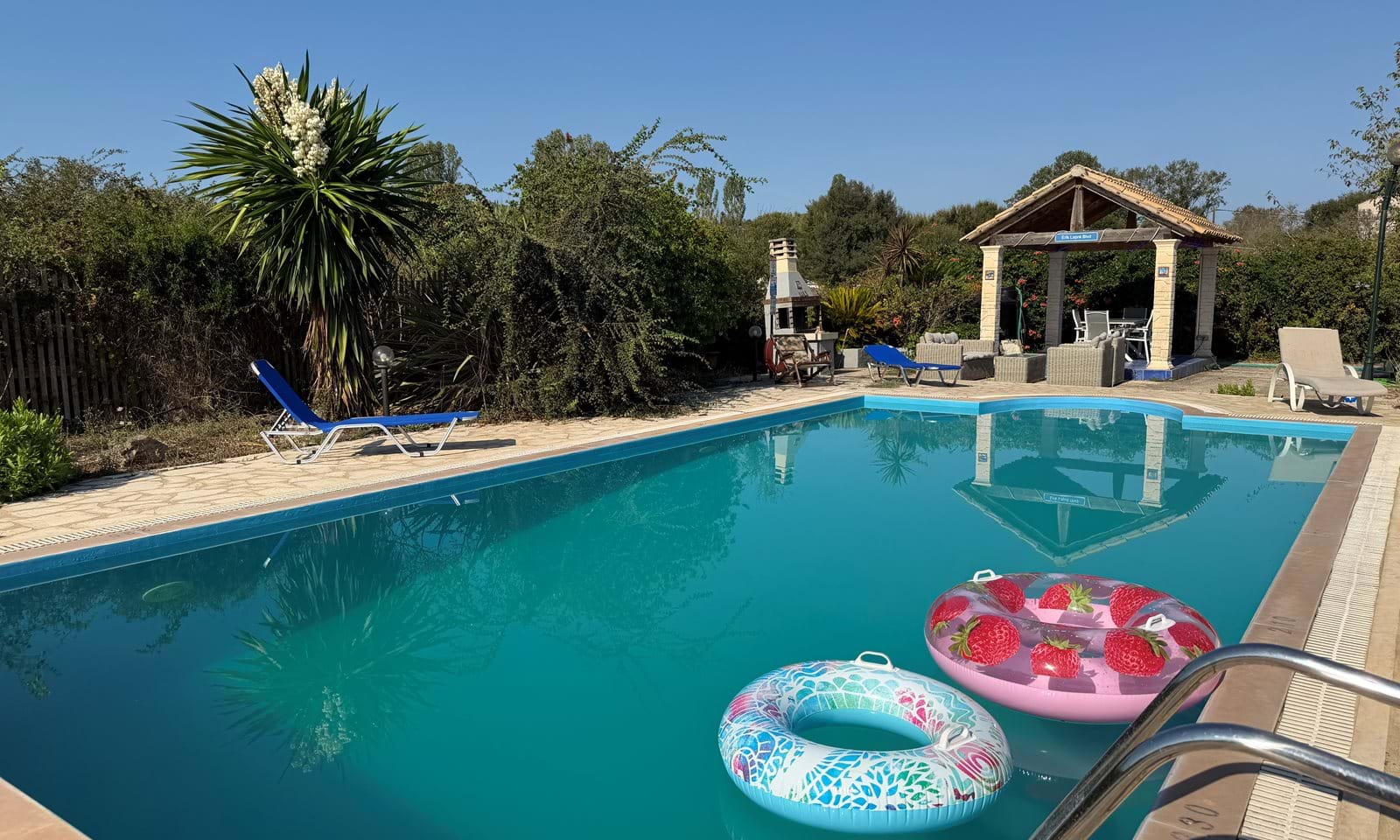 Listing photograph 18 of 23 of the house in Agnos, published by Corfu Home Finders.