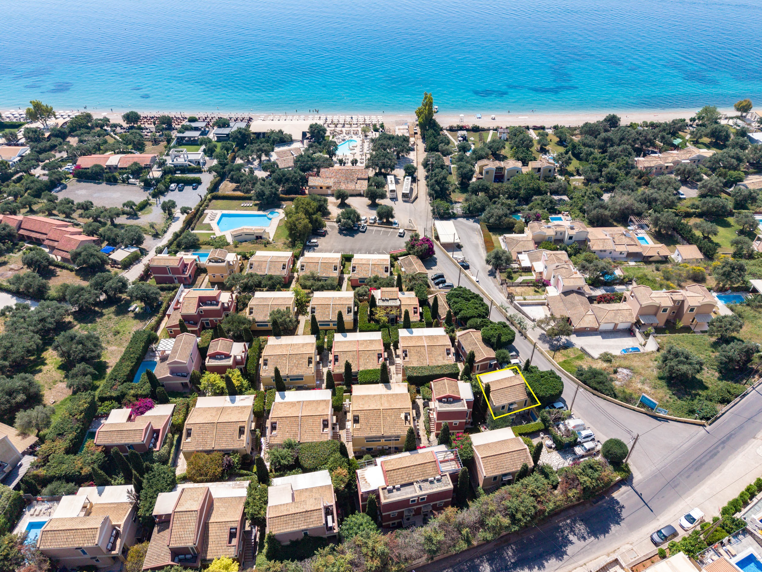 Listing photograph 3 of 20 of the house in Barbati, published by Corfu Home Finders.
