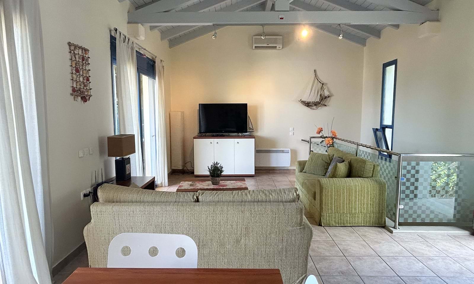 Listing photograph 11 of 20 of the house in Barbati, published by Corfu Home Finders.