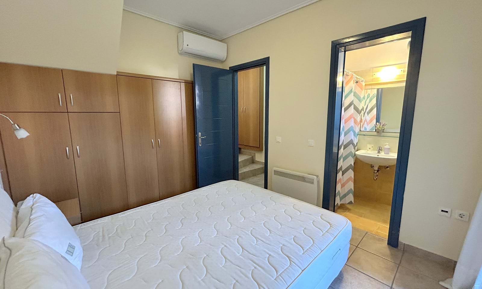 Listing photograph 14 of 20 of the house in Barbati, published by Corfu Home Finders.