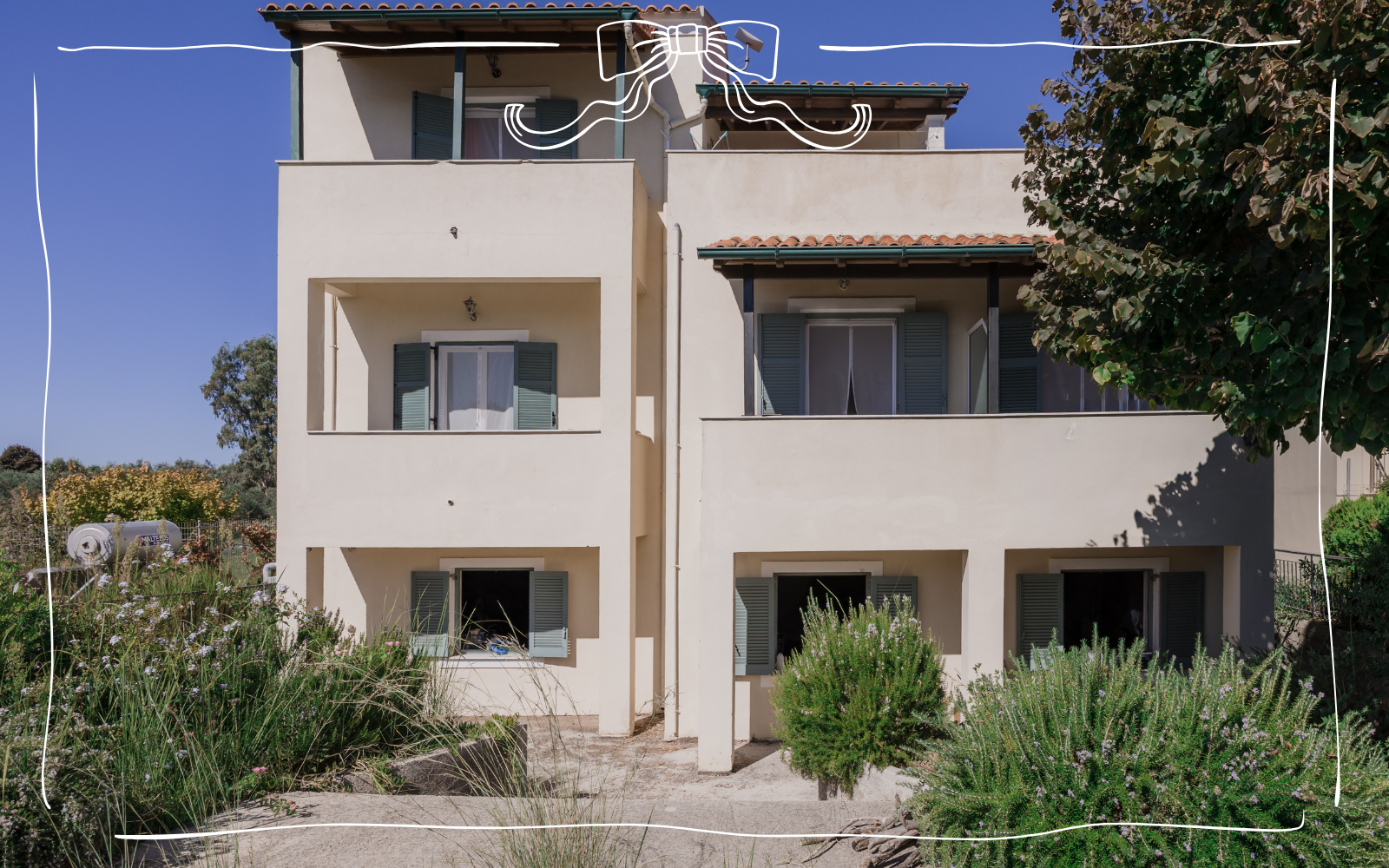 AERAKI, Halikounas, Corfu, 495,000 €, 5 Bedrooms 4 Bathrooms, Land - 5307m2. Currently a successful holiday rental consisting of 2 floors of accommodation.