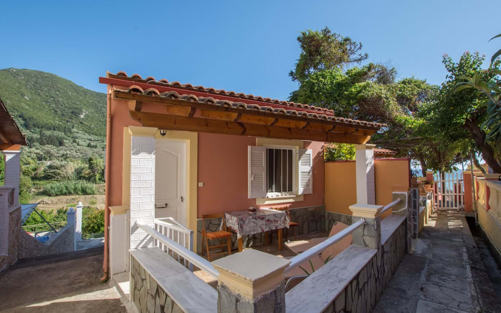 STARFISH STUDIOS & COTTAGE 1, Paramonas, 190,000 €