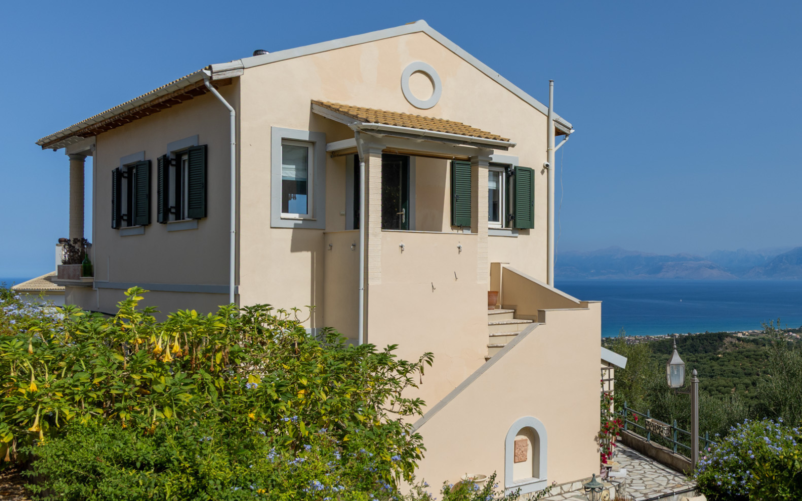 A sea-view property – LIMETREE, Strongili, North Corfu, 650,000 €