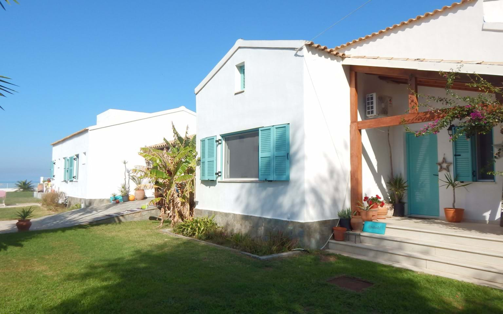 A summer beach house – DRIFTWOOD BEACH HOUSE, Almyros, North Corfu, 995,000 €