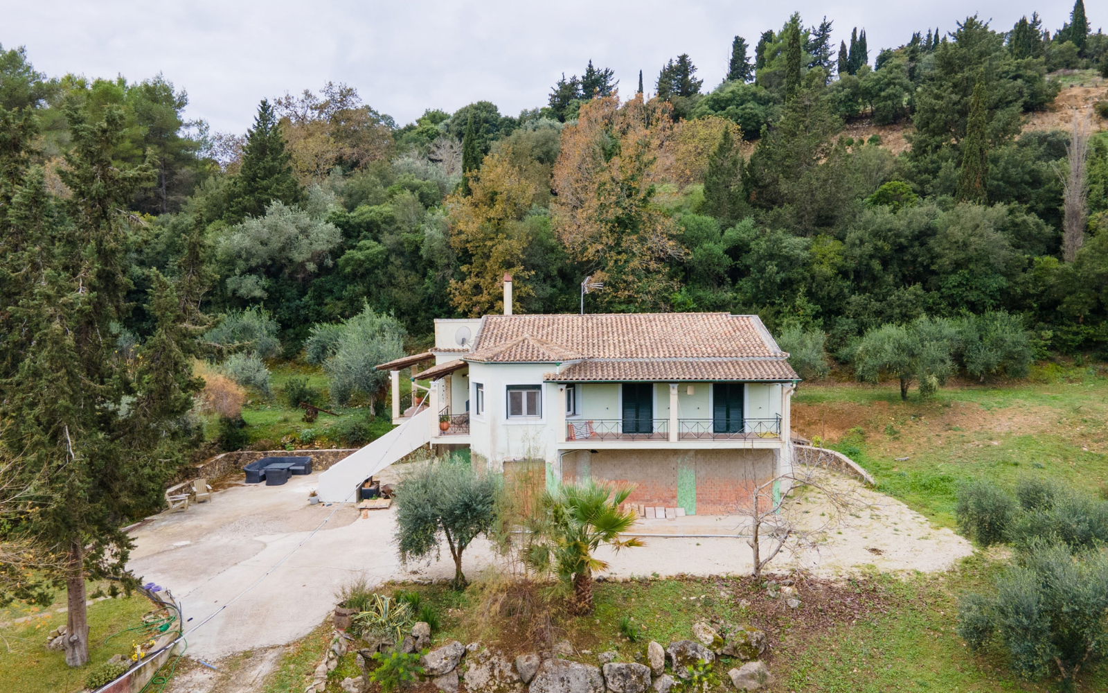 A countryside escape – HOUSE IN THE WOODS, Karoubatika, Central Corfu, 295,000 €